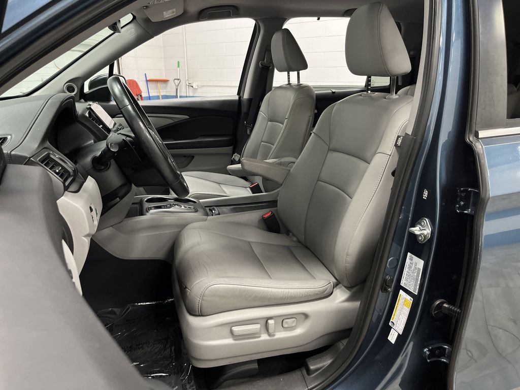 2021 Honda Pilot Special Edition photo 4