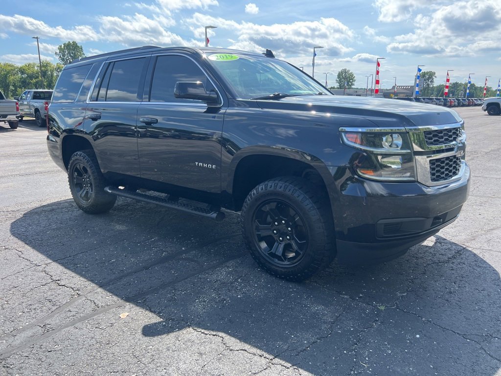 2019 Chevrolet Tahoe LS photo 3