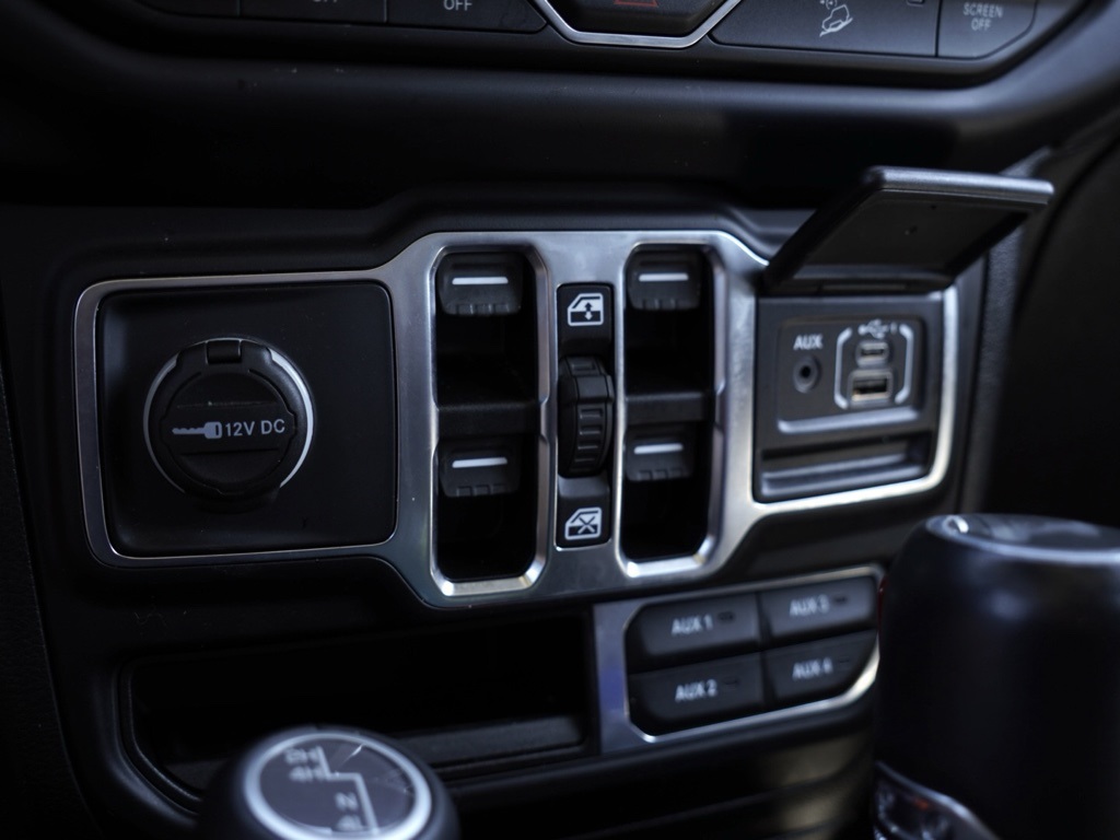 2021 Jeep Wrangler Unlimited Sahara Altitude photo 18