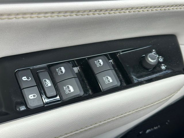 2024 Jeep Wagoneer L Series III photo 17