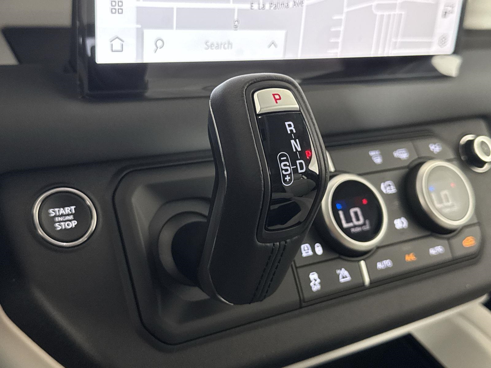 2025 Land Rover Defender 130 S photo 17
