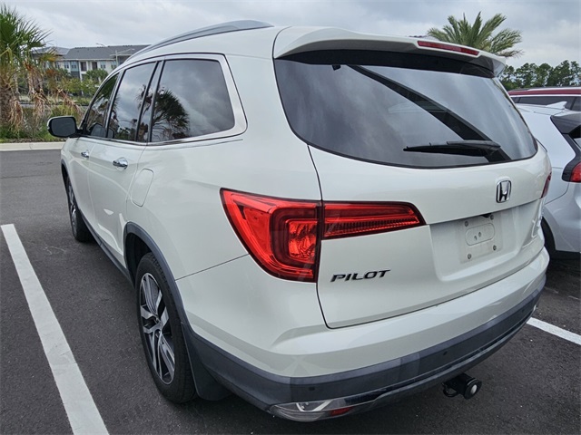 2018 Honda Pilot Elite photo 3