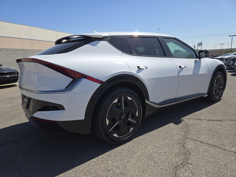 2025 Kia EV6 Wind photo 3