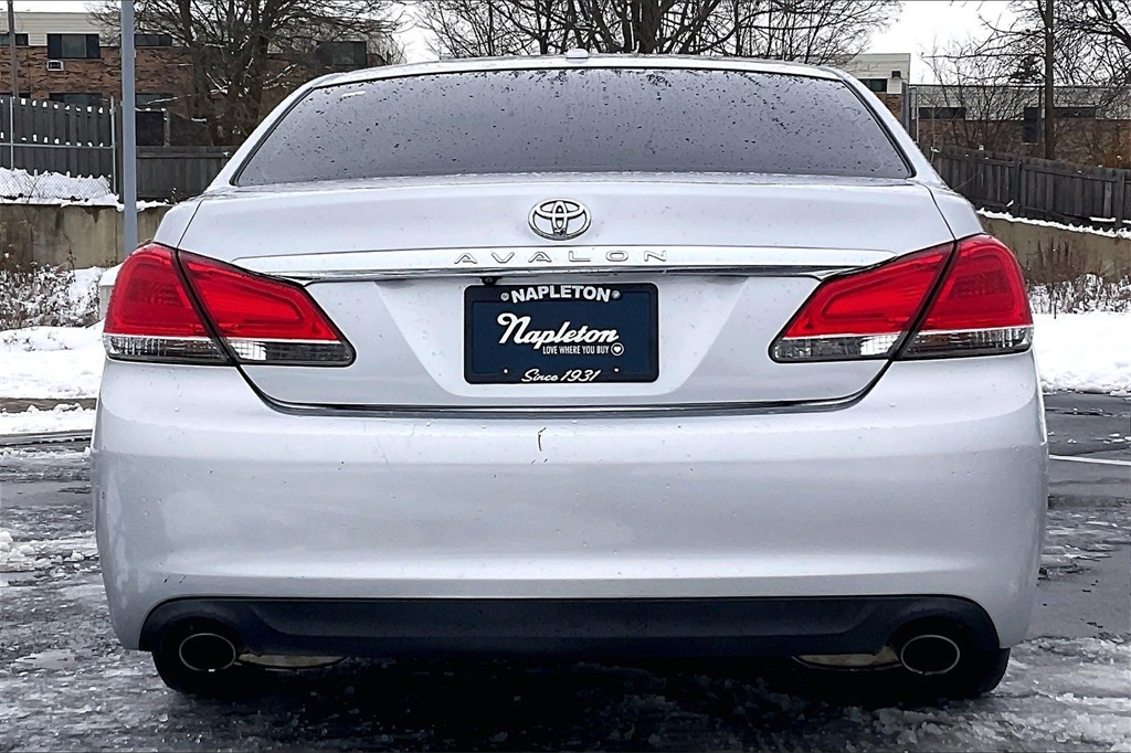 2011 Toyota Avalon photo 3