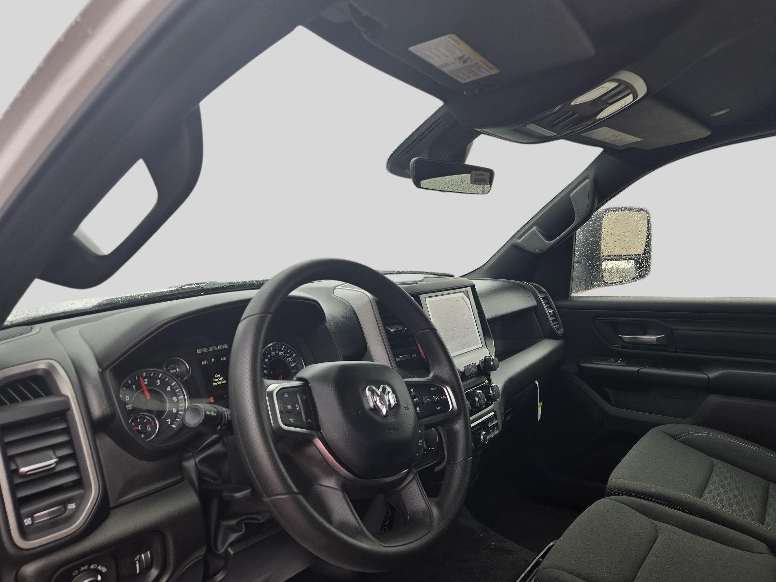 2025 Ram 1500 Tradesman photo 9