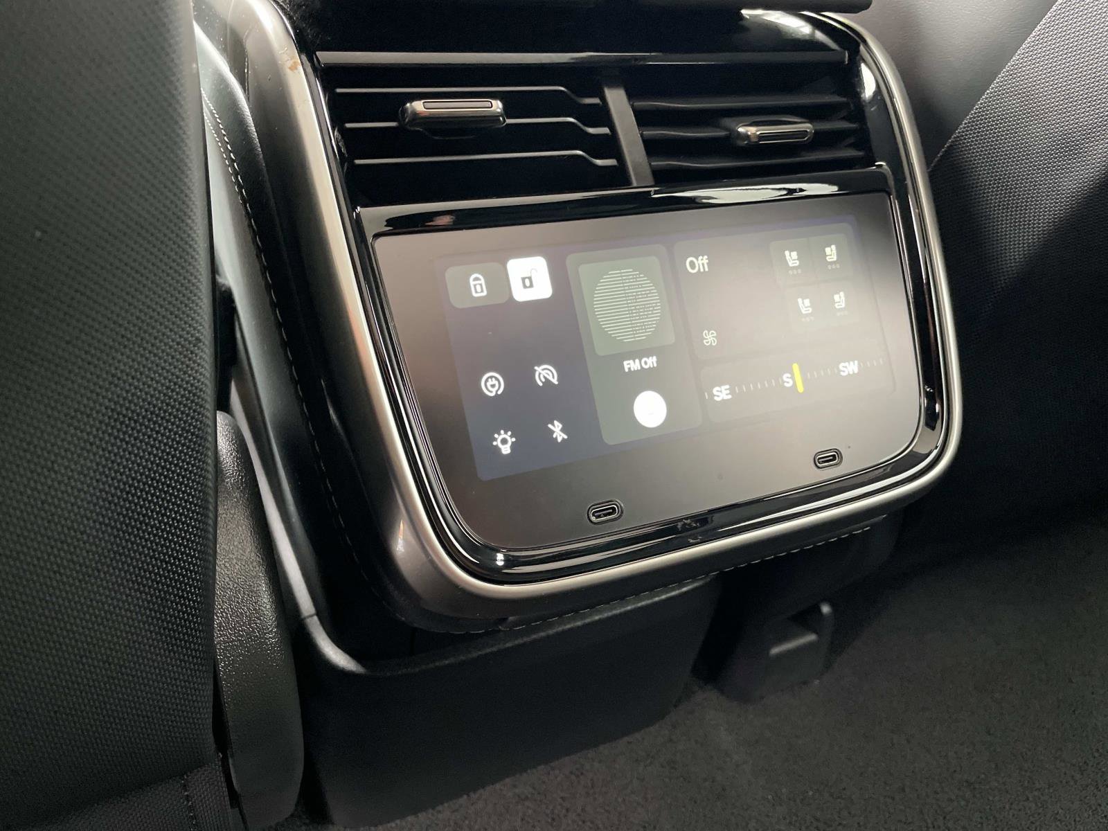 2025 Rivian R1S Adventure photo 21
