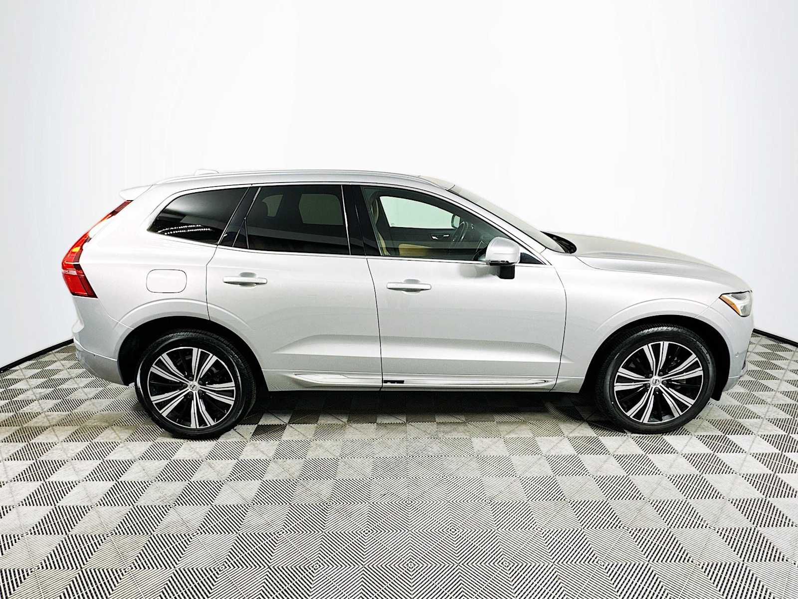 2022 Volvo XC60 Inscription photo 7