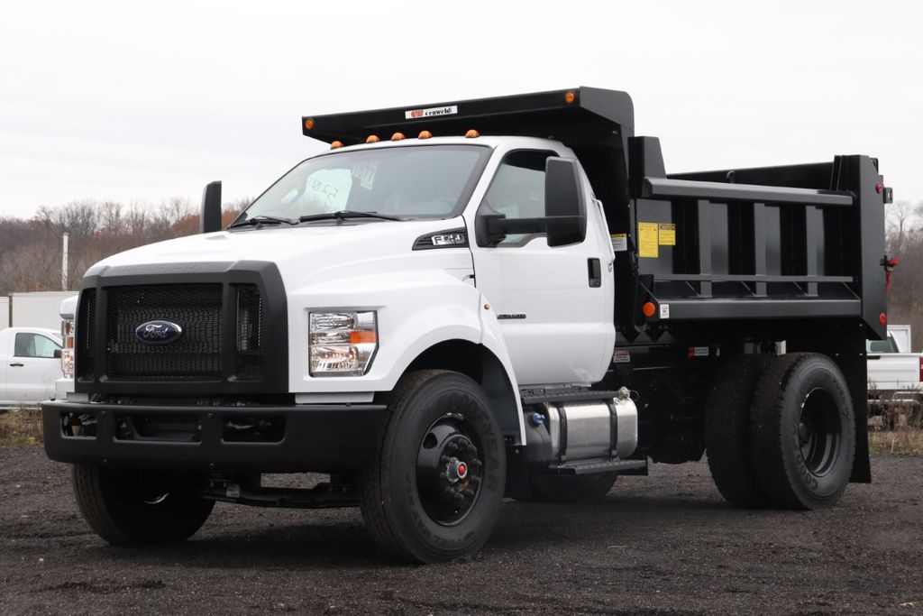 2025 Ford F-750 photo 3
