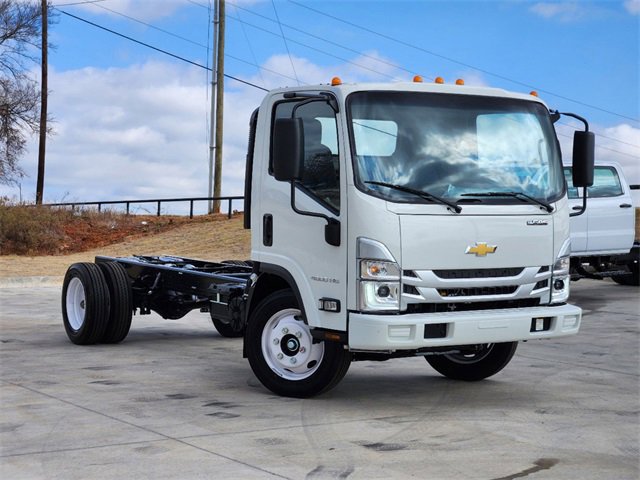 2025 Chevrolet Low Cab Forward Base's photo