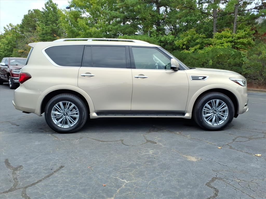 2023 Infiniti QX80 Luxe photo 17