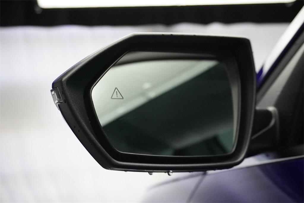2025 Hyundai Elantra Hybrid Limited photo 4