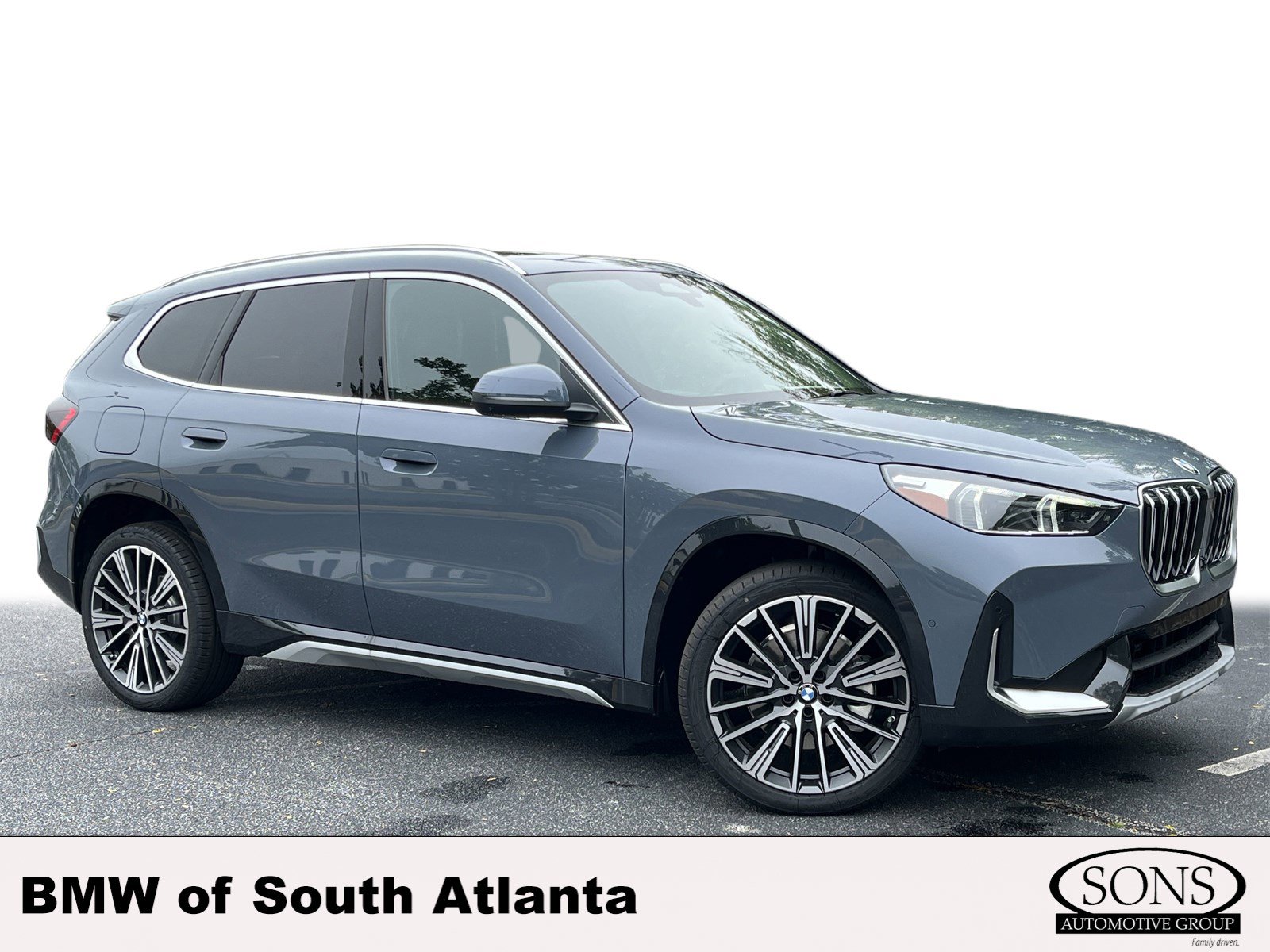 2025 BMW X1 28i's photo