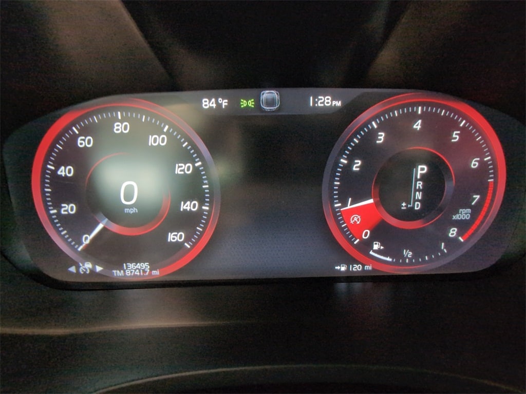 2018 Volvo XC60 T5 Momentum photo 19