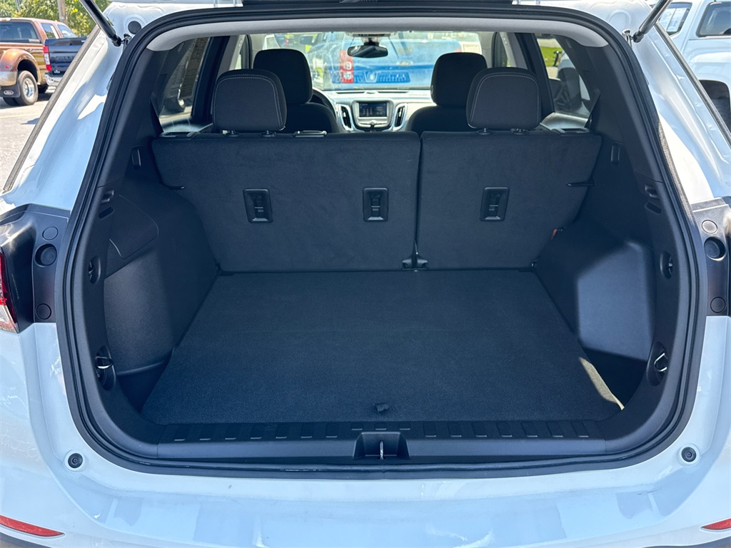 2023 Chevrolet Equinox LS photo 17