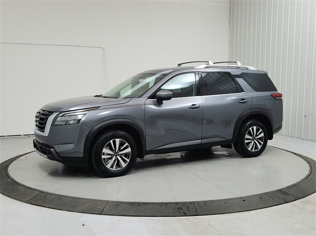 2025 Nissan Pathfinder SL photo 2