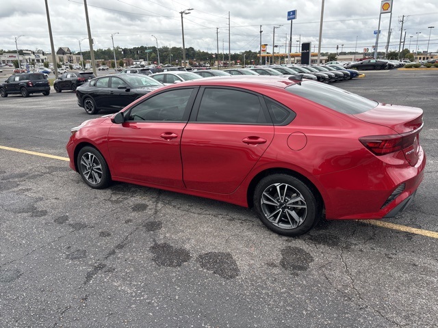 2024 Kia Forte LXS photo 2