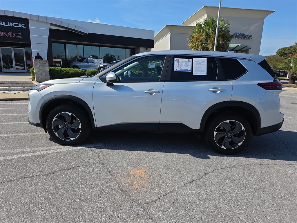 2024 Nissan Rogue SV photo 2