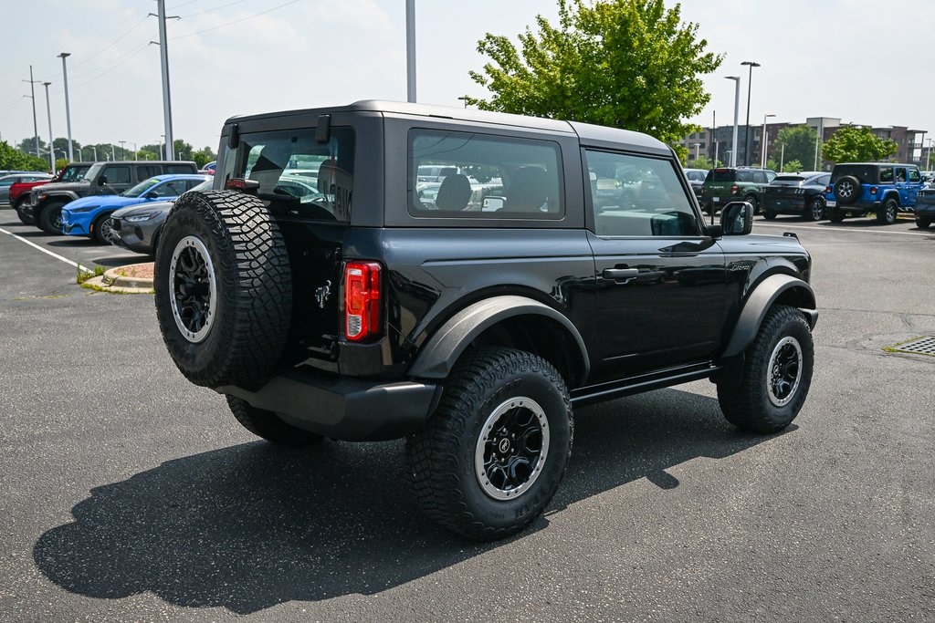 2023 Ford Bronco Base photo 3