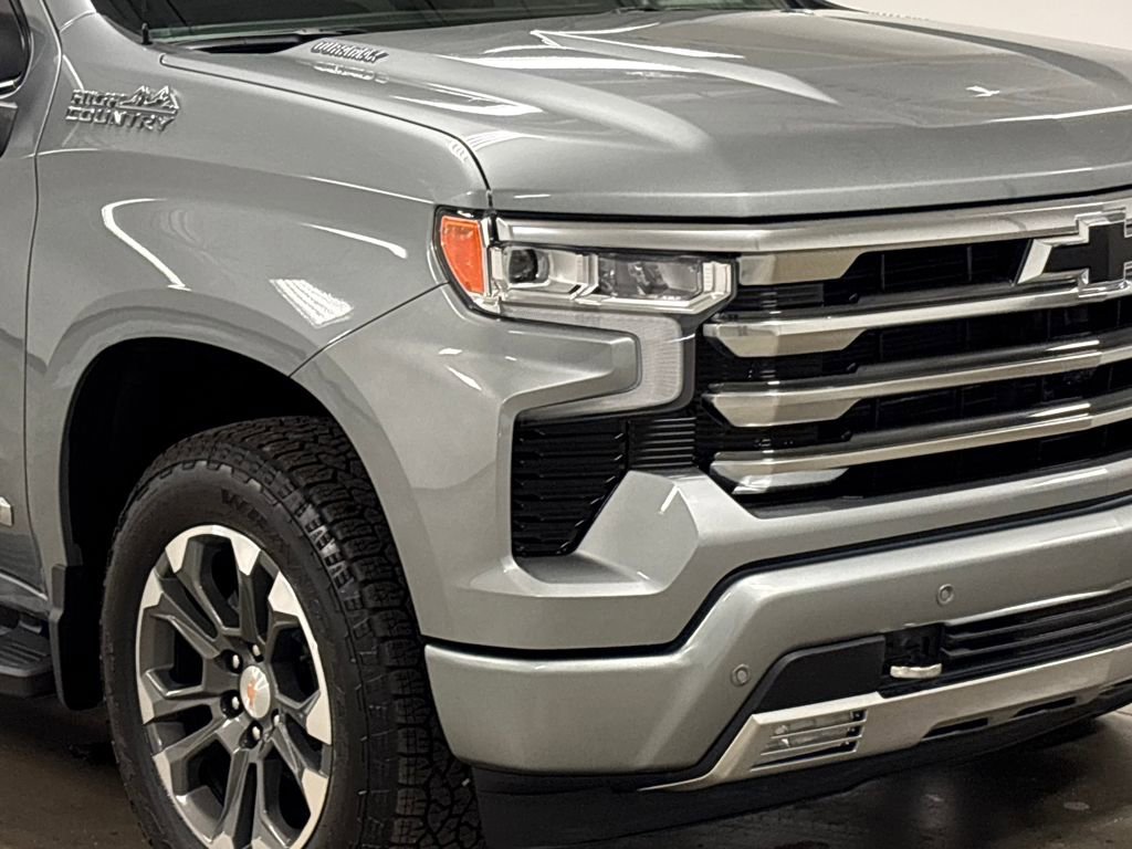 2026 Chevrolet Silverado 1500 High Country photo 2