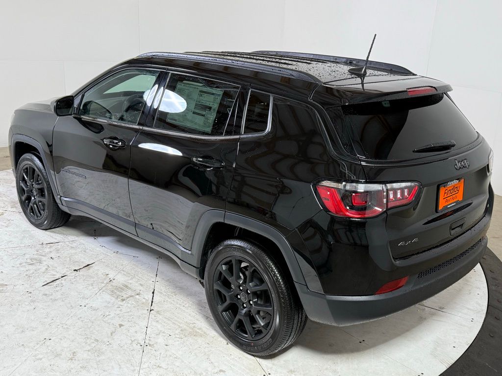 2026 Jeep Compass Latitude photo 2