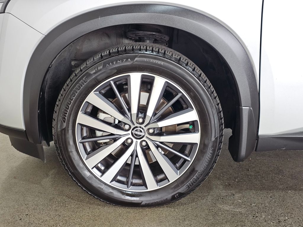 2022 Nissan Pathfinder Platinum photo 8