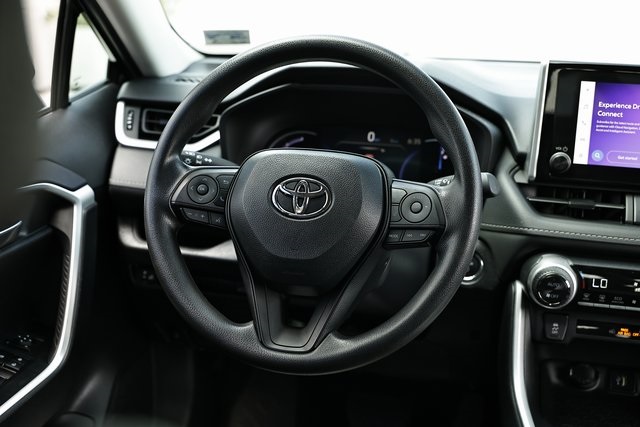 2024 Toyota RAV4 Hybrid XLE photo 27