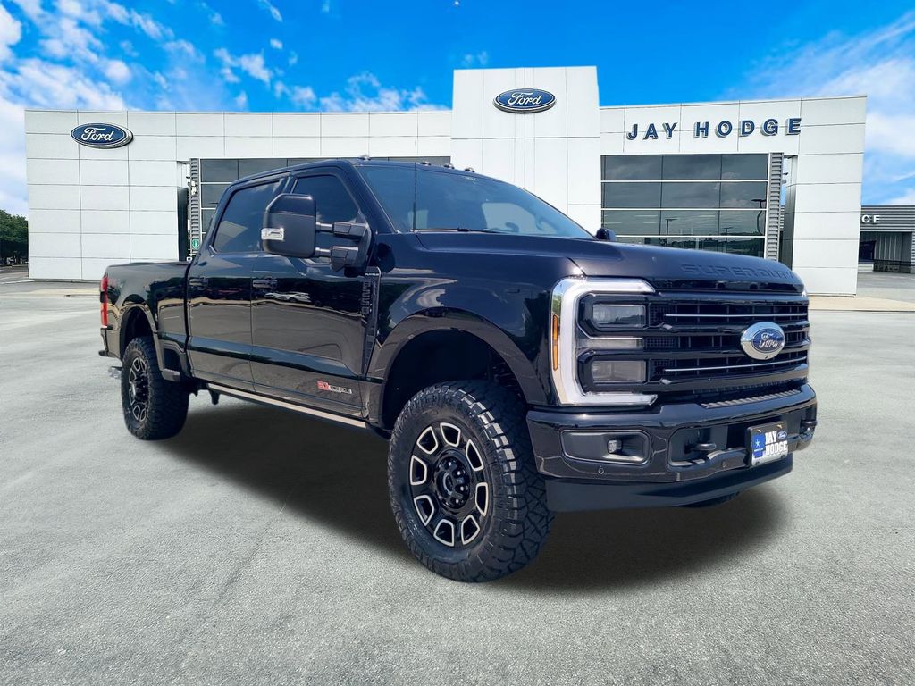2025 Ford F-250 Super Duty Platinum's photo