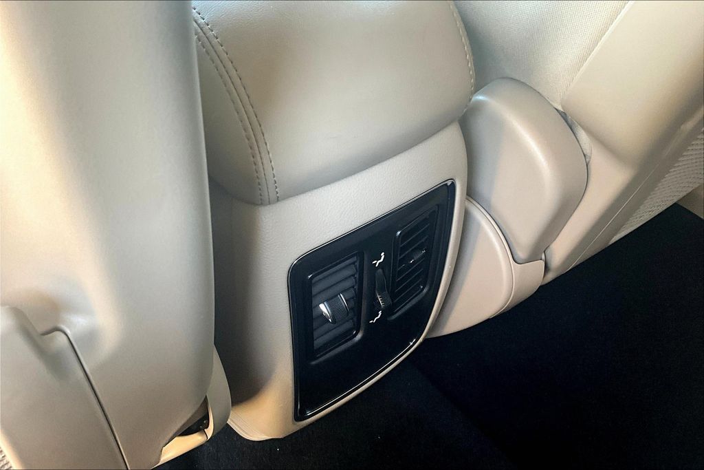 2022 Jeep Grand Cherokee Laredo E photo 10
