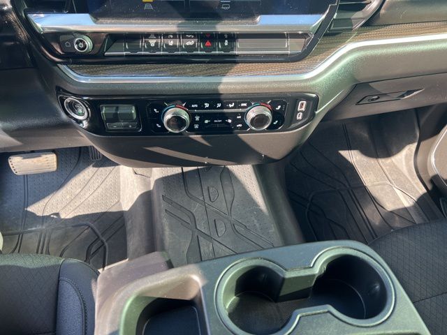 2024 Chevrolet Silverado 3500HD LT photo 9