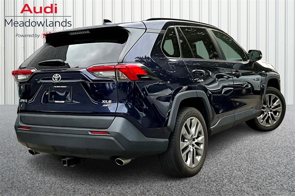 2022 Toyota RAV4 XLE Premium photo 3