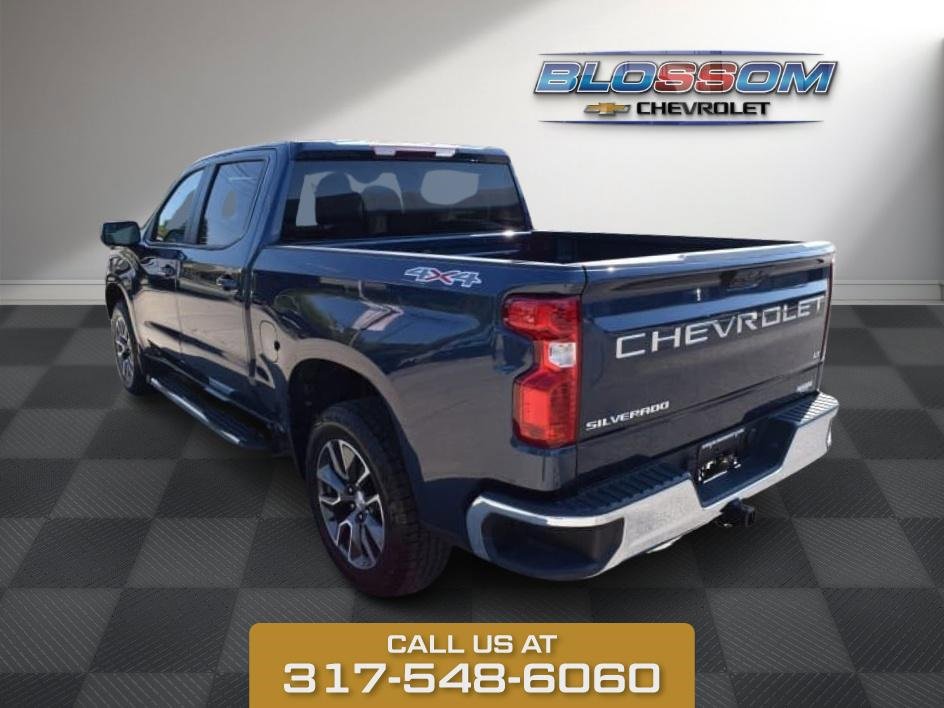 2022 Chevrolet Silverado 1500 LT photo 3
