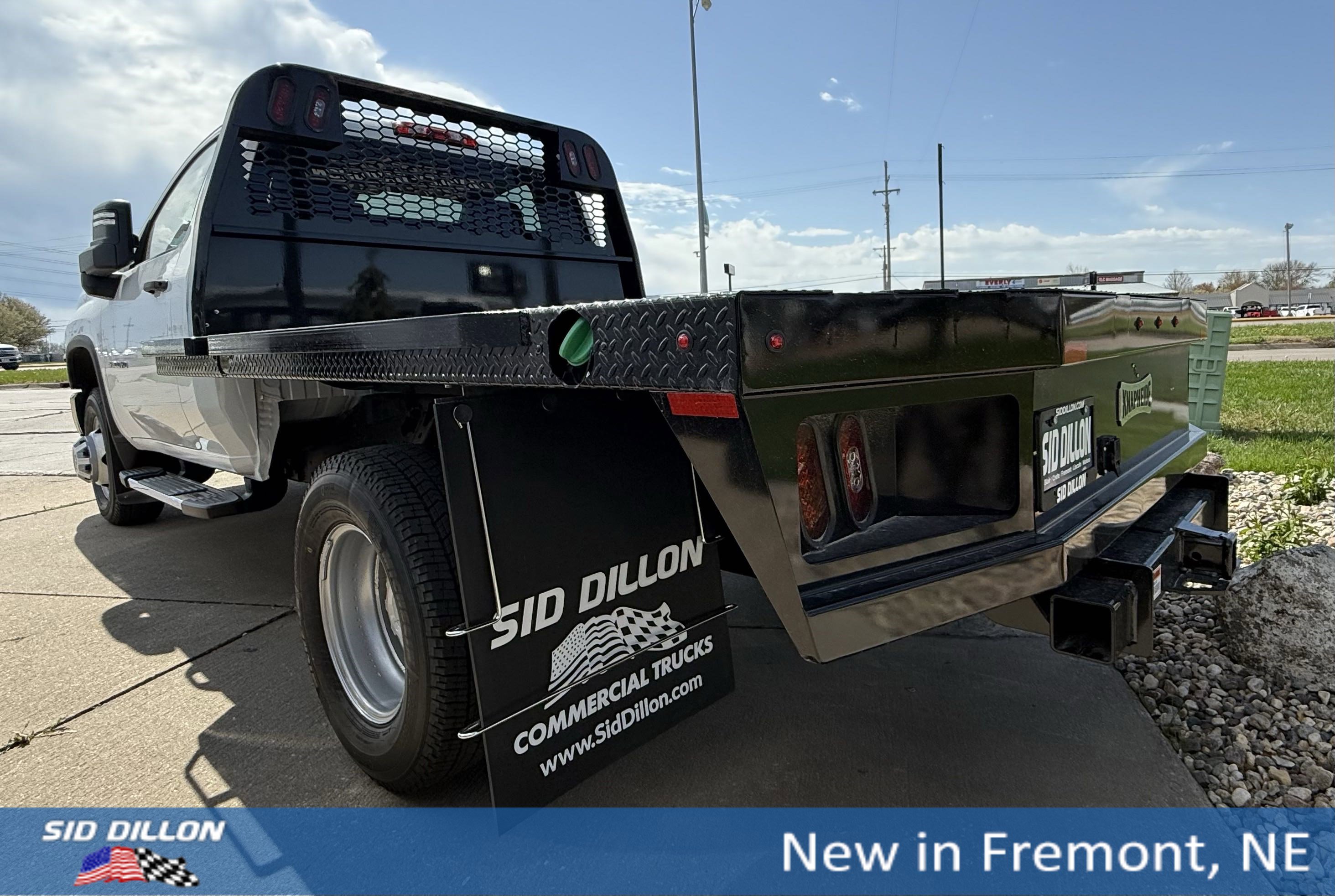 2025 Chevrolet Silverado 3500HD Work Truck photo 3