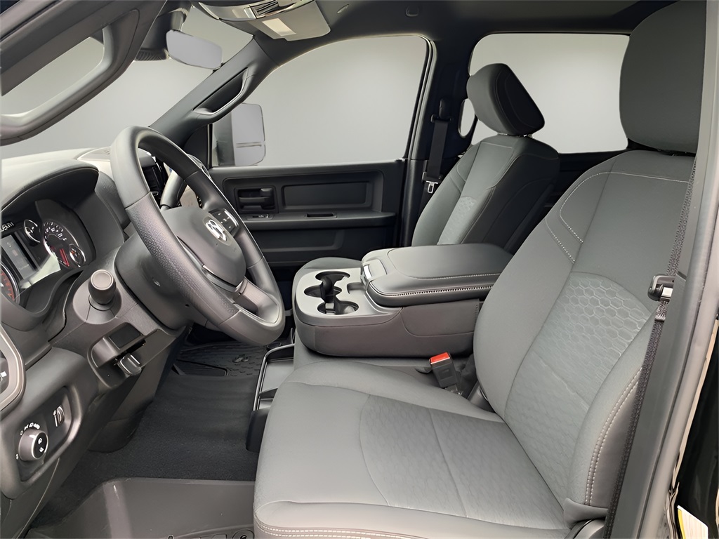 2025 Ram 2500 Tradesman photo 2