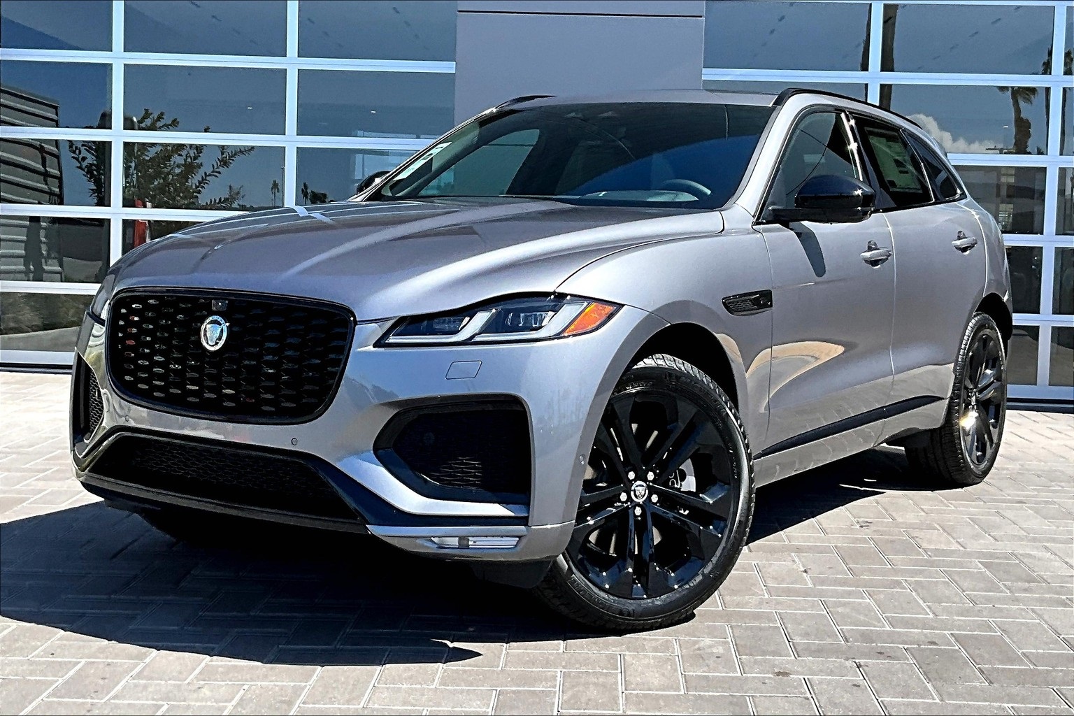 2026 Jaguar F-Pace R-Dynamic S's photo