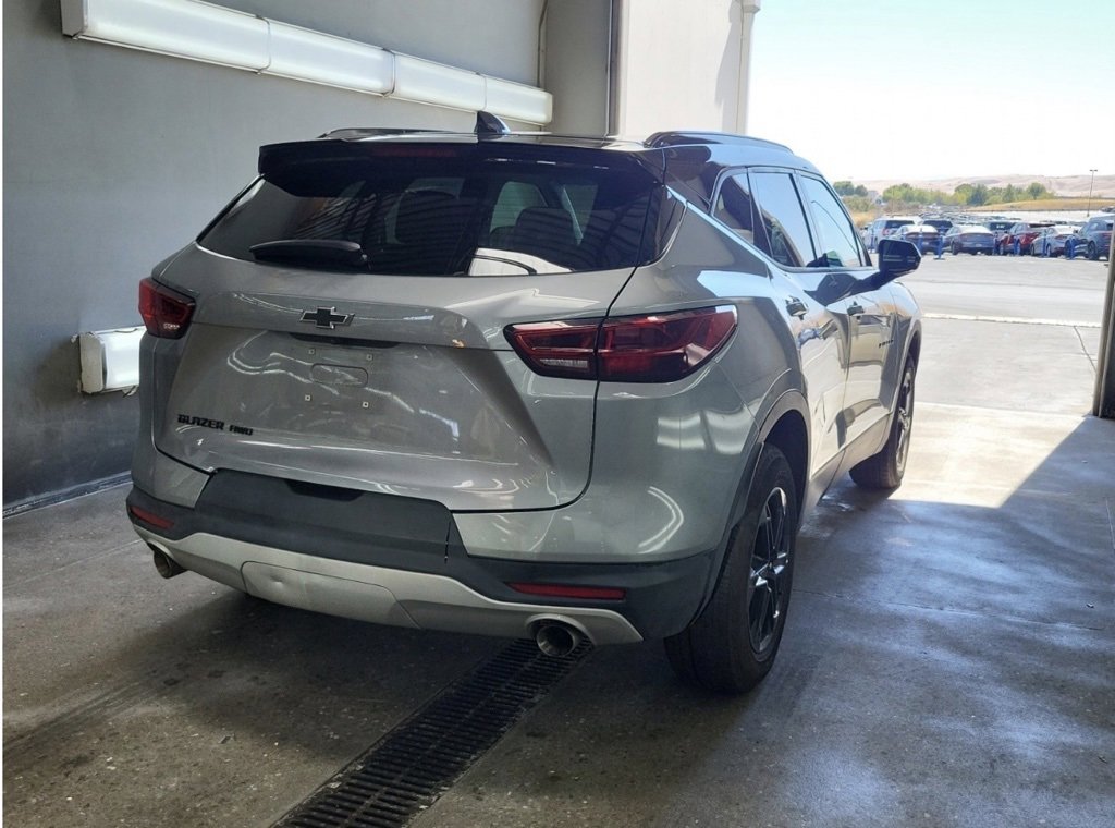 2023 Chevrolet Blazer 2LT photo 3