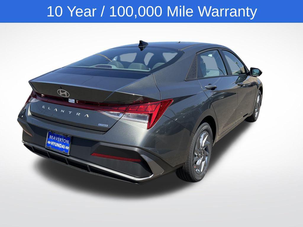 2025 Hyundai Elantra Hybrid photo 6