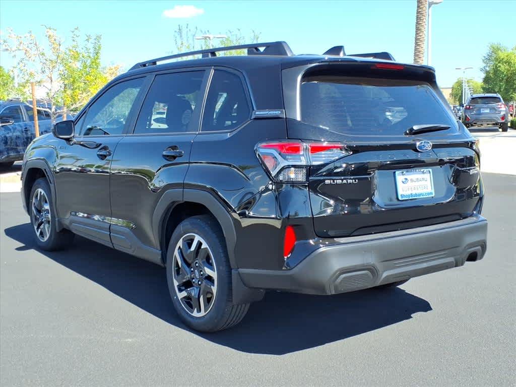 2025 Subaru Forester Premium photo 4
