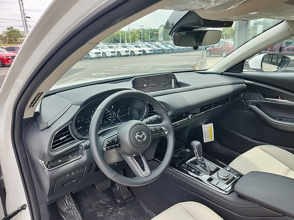 2025 Mazda CX-30 2.5 S Preferred photo 4