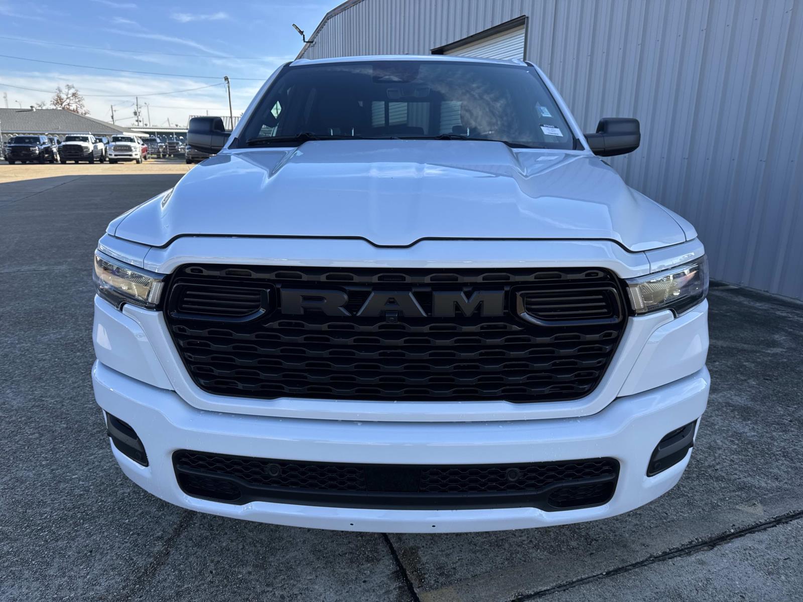 2025 Ram 1500 Tradesman photo 2