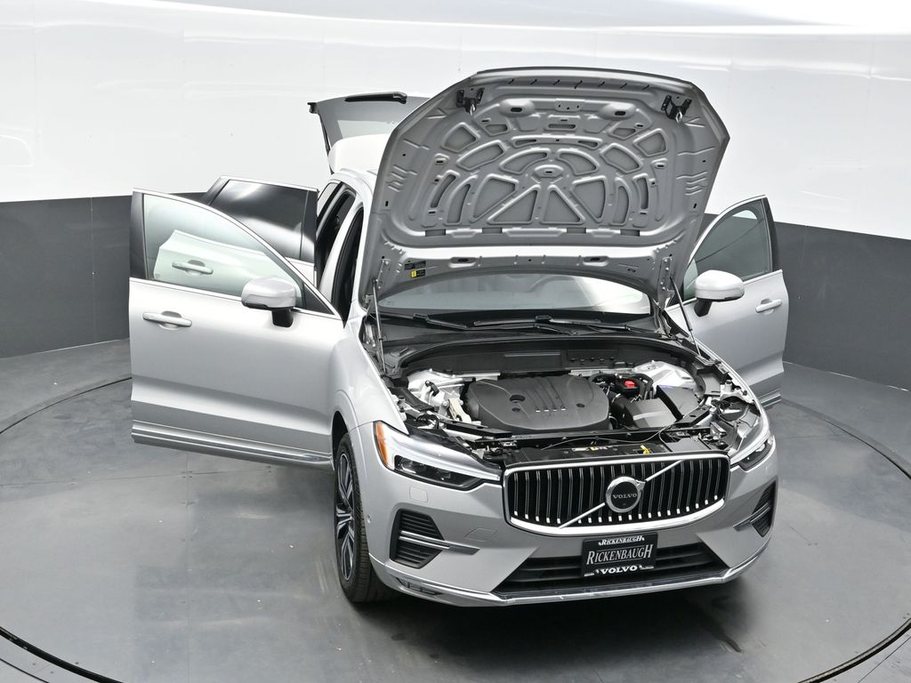 2023 Volvo XC60 B5 Plus photo 37