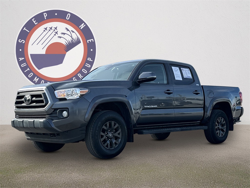 2022 Toyota Tacoma SR5's photo