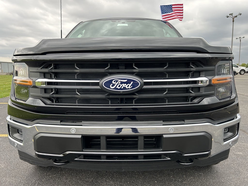 2025 Ford F-150 XLT photo 2