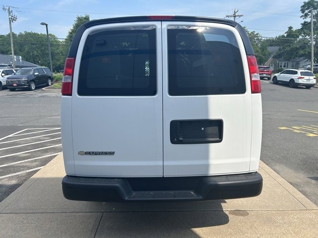 2025 Chevrolet Express Cargo 2500 photo 4
