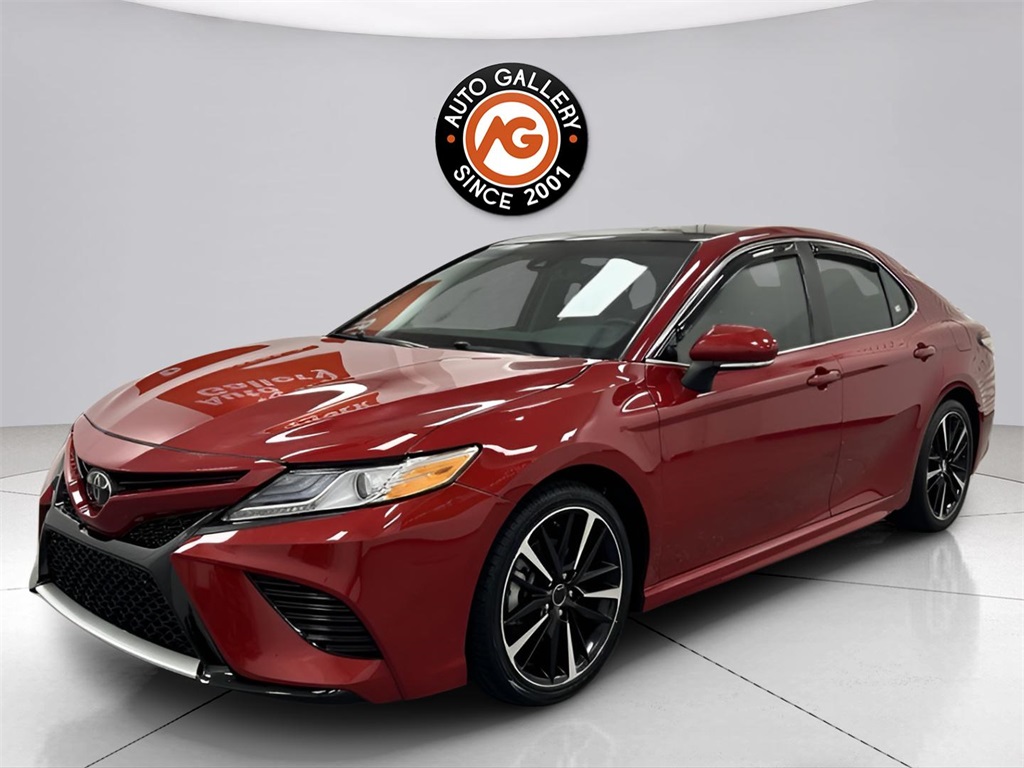 2020 Toyota Camry XSE photo 3