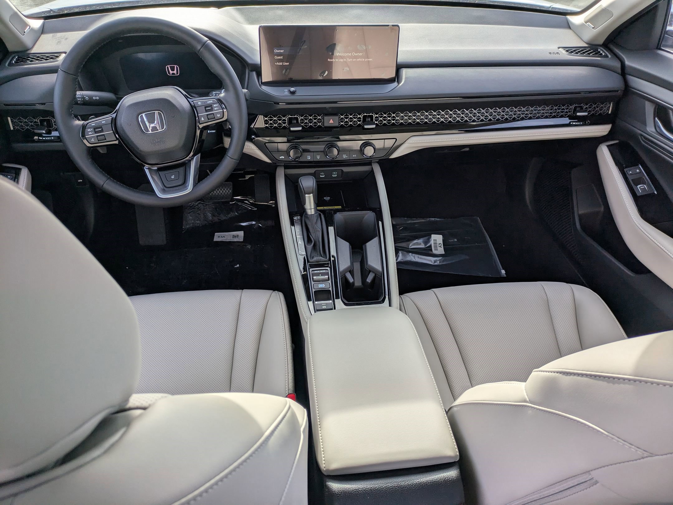 2025 Honda Accord Hybrid Touring photo 13