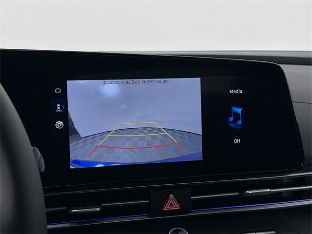 2025 Hyundai Elantra SEL Convenience photo 18