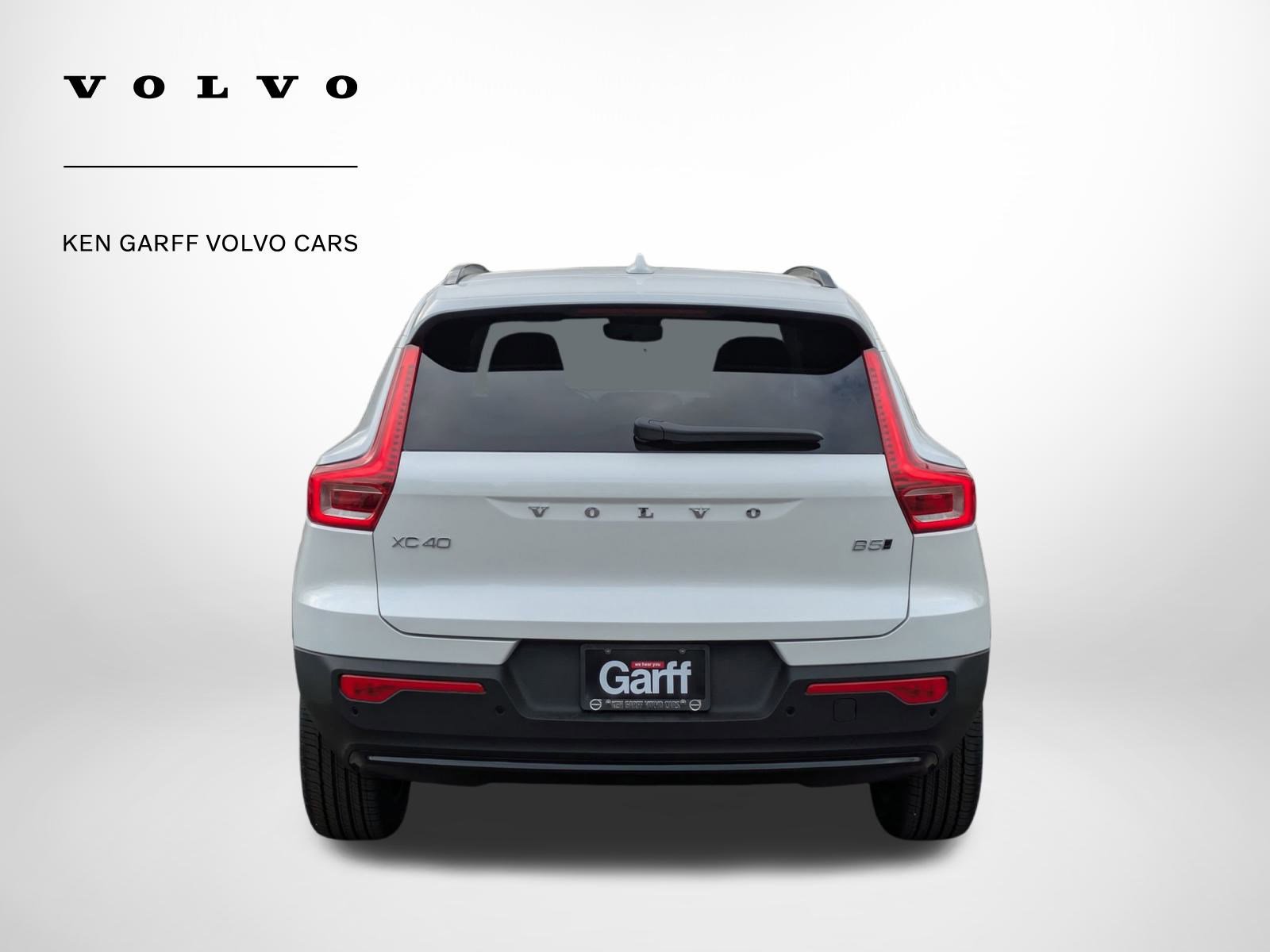 2026 Volvo XC40 Plus photo 3