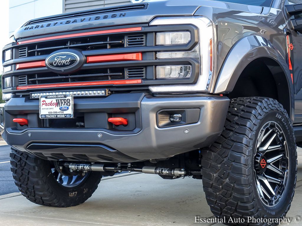 2025 Ford F-250 photo 3