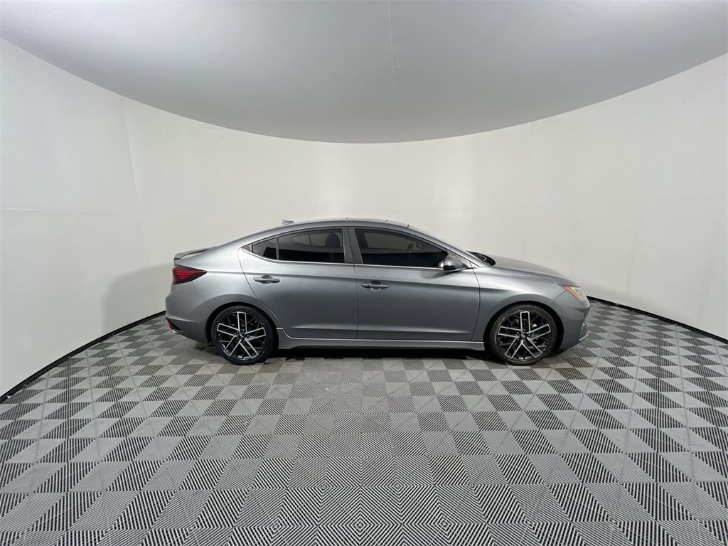 2019 Hyundai Elantra Sport photo 2