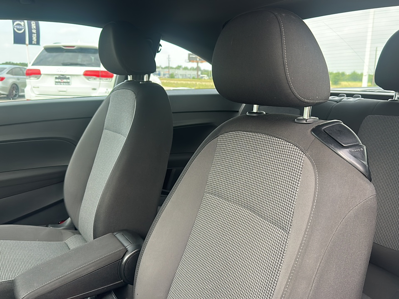 2019 Volkswagen Beetle Final Edition SEL photo 3
